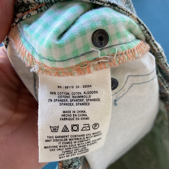 Pilcro and the letterpress (Anthropologie)floral‎ denim pants. Size 28 - Picture 5 of 6